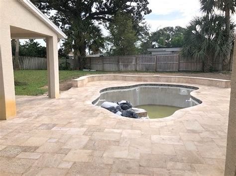 custom pools daytona beach.